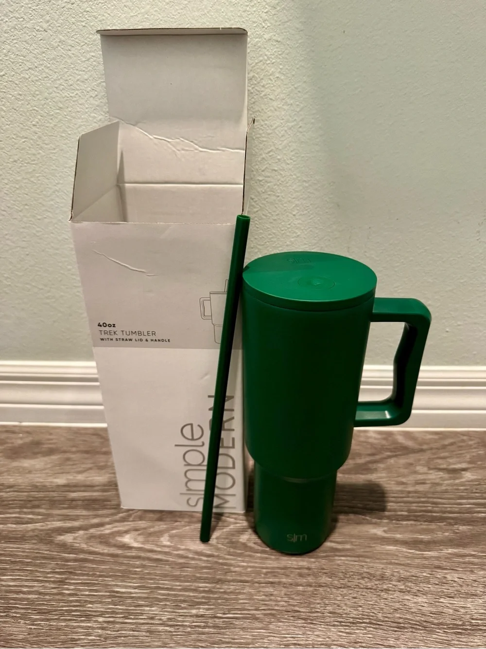 Simple Modern 40 oz Trek Tumbler with Handle and Straw Lid Hunter Green NIB